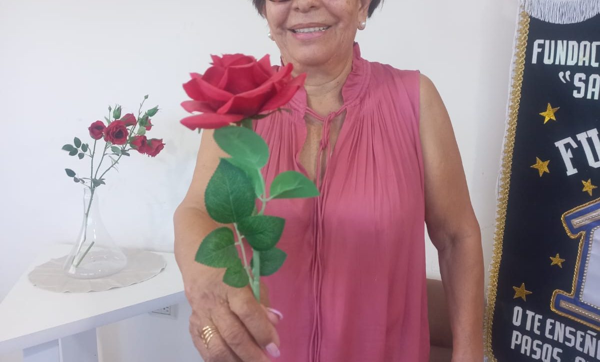 La energía y compromiso de Alicia Mera de Mieles no tienen límites.