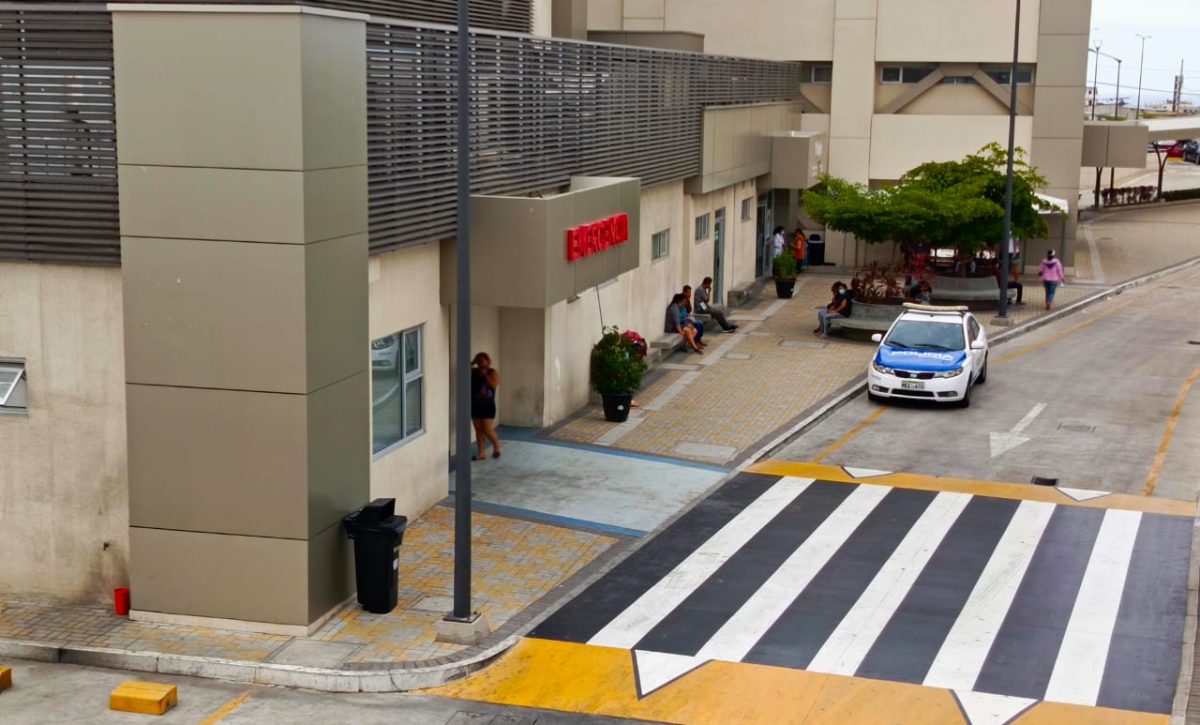 Hombre herido de bala en un atentado permanece hospitalizado.