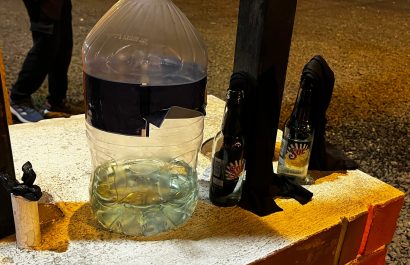 Al pie del restaurante que se incendió la Policía encontró bombas molotov y combustible.