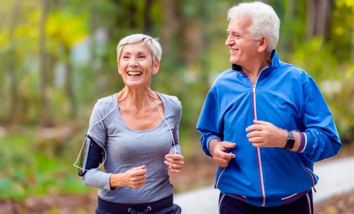 Ejercicio en la tercera edad: El secreto para vivir más y mejor