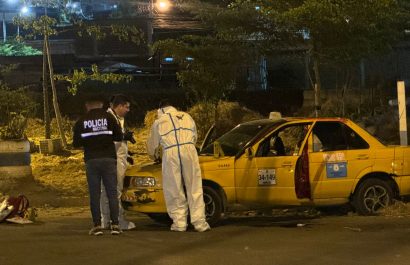 Un menor de edad es una de las víctimas de un ataque armado a un taxi.