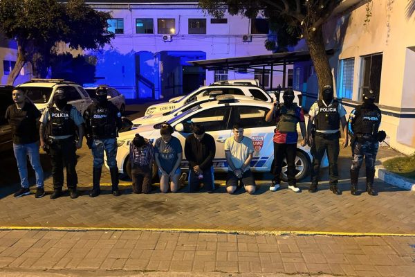 Los detenidos son acusados de pertenecer a una banda de extorsionadores.
