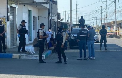 A Alexander Rodríguez, de 25 años, lo atacaron a balazos la tarde de este sábado 13 de septiembre mientras estaba en una tienda en la parroquia Leonidas Proaño