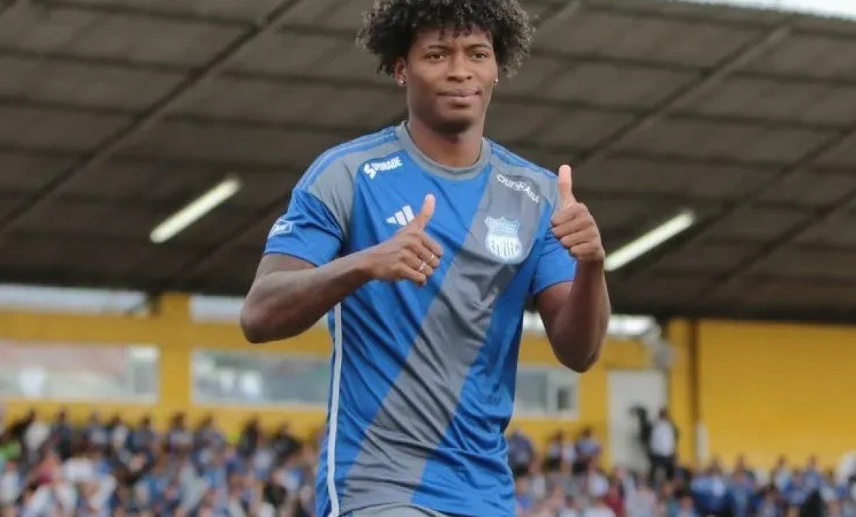 A la esposa y al hijo de Jackson Rodríguez, jugador del Club Sport Emelec, los secuestraron durante la madrugada en Guayaquil