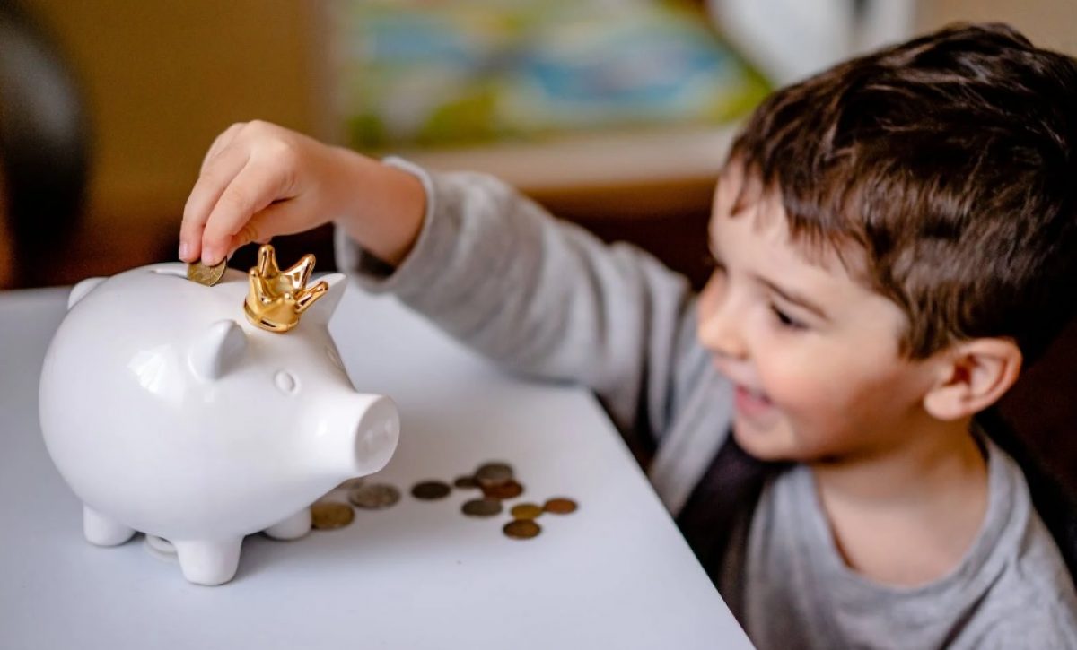 A los niños se les debe enseñar el valor del dinero desde edades tempranas.