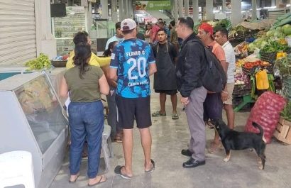 A un comerciante conocido como “El Gordo Santana” lo asesinaron la mañana de este martes 16 de septiembre en un ataque armado en el mercado de la parroquia Calderón, en Portoviejo.