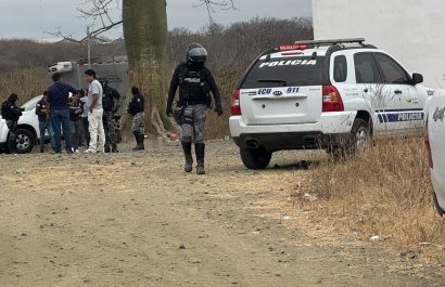 A un hombre de aproximadamente 25 años lo asesinaron este lunes 18 de agosto del 2025 en el nuevo cementerio del cantón Jaramijó, provincia de Manabí.