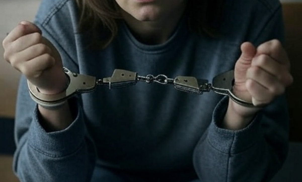 A una mujer de 31 años, identificada como Celia V.M., la detuvieron en Santa Cruz, de Bolivia, acusada de trata de personas.