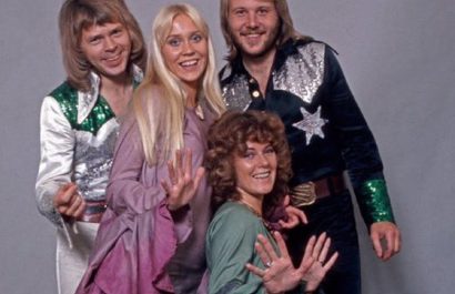 ABBA es un grupo sueco de música pop, integrado por Agnetha Fältskog, Björn Ulvaeus, Benny Andersson y Anni-Frid «Frida» Lyngstad.