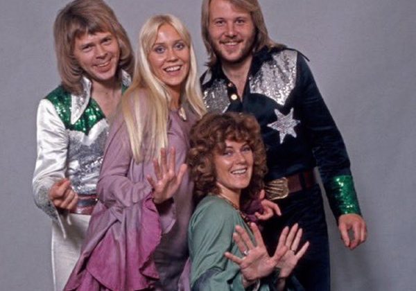 ABBA es un grupo sueco de música pop, integrado por Agnetha Fältskog, Björn Ulvaeus, Benny Andersson y Anni-Frid «Frida» Lyngstad.