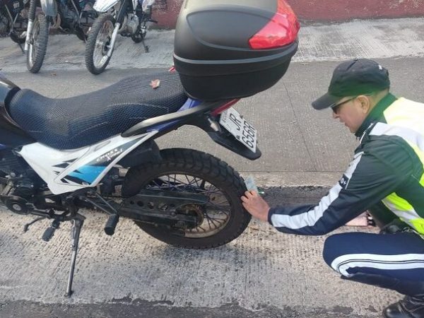 AMT sanciona a 53 motociclistas en operativo de control en el sur de Quito