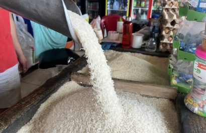 El precio de la libra de arroz, en promedio de cuesta 40 centavos. Hace unos meses costaba 50 centavos.