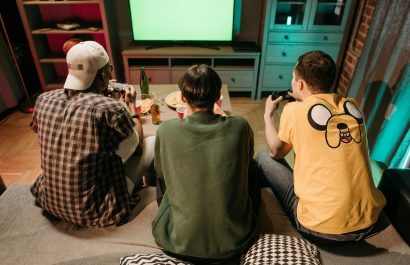 Los videojuegos de disparos en primera persona (FPS) lideran como los más propicios para crear lazos, seguidos por títulos de acción, rol y aventura. FOTO: Europa Press.