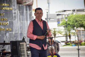 Los artistas interpretaron varios temas musicales, en la cruzada solidaria.