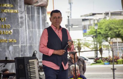 Los artistas interpretaron varios temas musicales, en la cruzada solidaria.