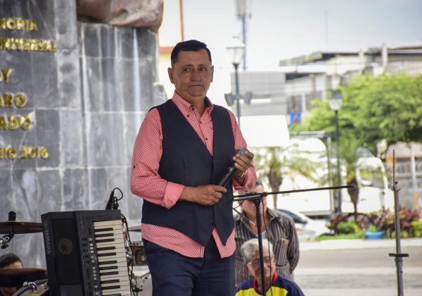 Los artistas interpretaron varios temas musicales, en la cruzada solidaria.