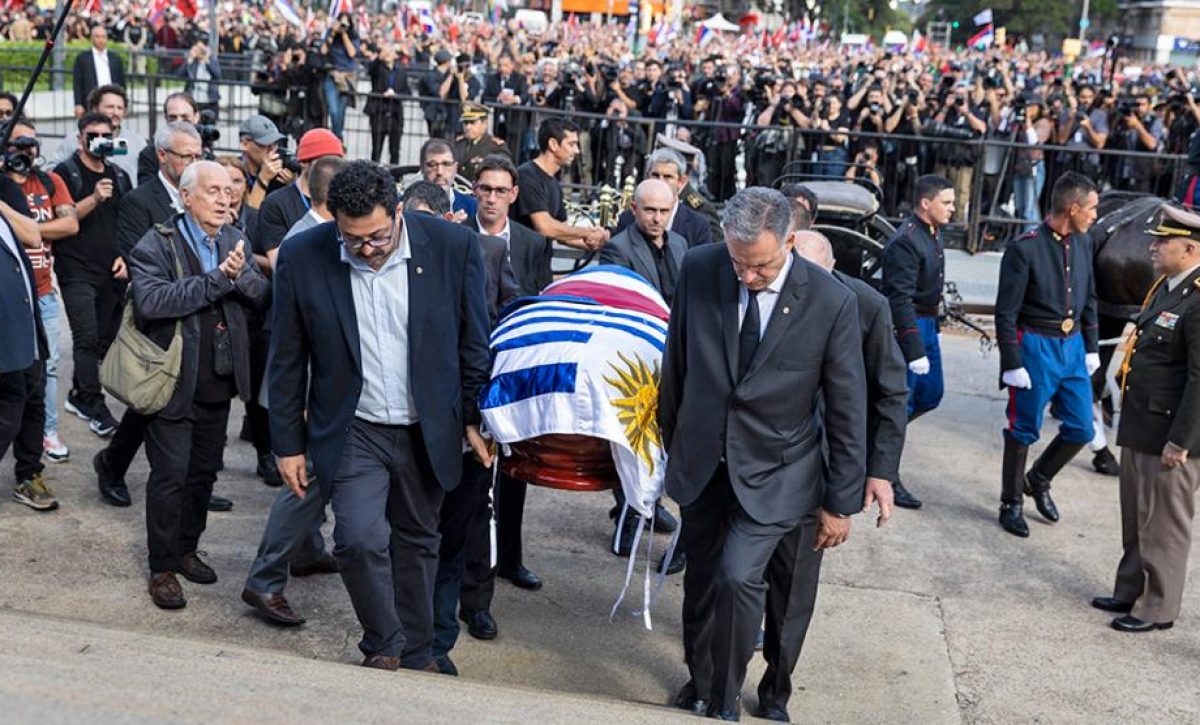 Abre la capilla ardiente de José Mujica en el Palacio Legislativo de Uruguay