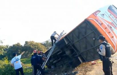 Accidente de bus interprovincial en Sucre causa heridos y un fallecido