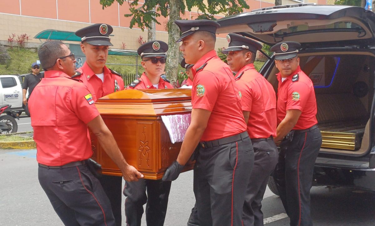 Accidente en la vía Las Mercedes cobra la vida de un bombero de Santo Domingo