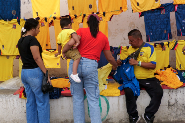 Actividad comercial aumenta en Portoviejo por partidos de la selección ecuatoriana