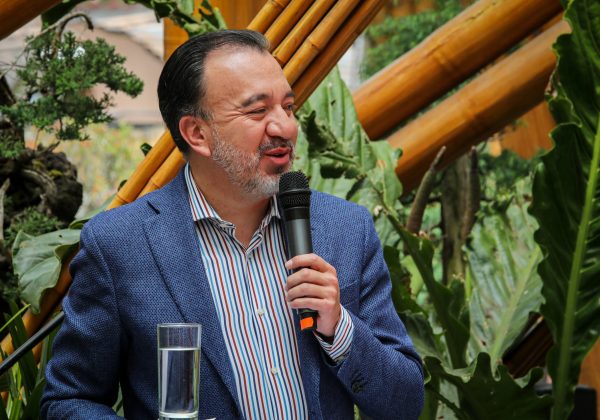 ¿Adiós a Pabel Muñoz Primera entrega de firmas al CNE para su revocatoria