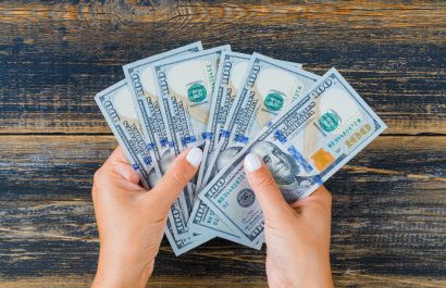 Advierten sobre el riesgo de que las remesas, vitales para la economía ecuatoriana, sean el próximo objetivo de la política arancelaria de Trump