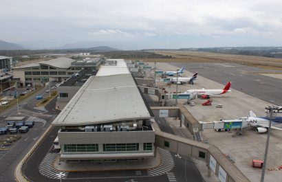 Aeropuerto de Quito recauda más de $5,000 en subasta pública de objetos extraviados