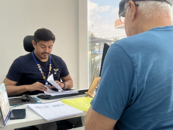 En la agencia Family Travel, la demanda de usuarios que desean viajar a Chile ha aumentado.