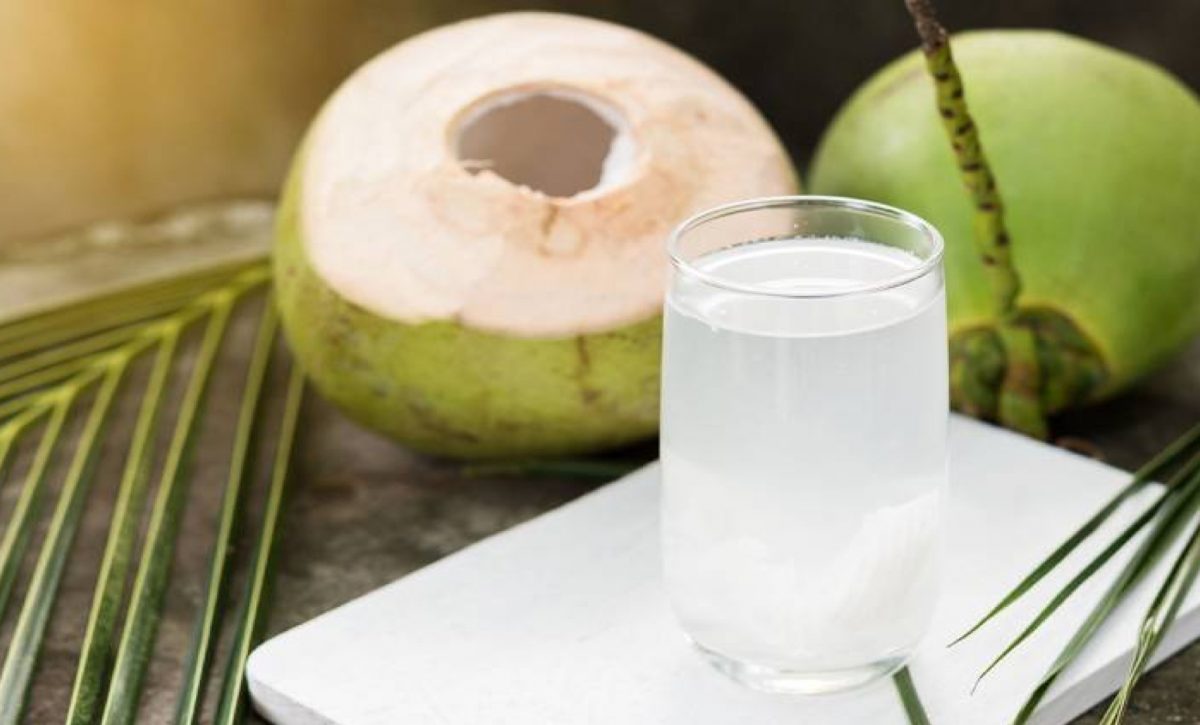 Agua de coco Nutrientes clave y beneficios respaldados por la ciencia