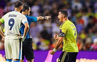 Al Nassr de Cristiano Ronaldo, con 10 jugadores, derrotó 2-1 al Al Ittihad de Karim Benzema y avanza a la final de la Supercopa de Arabia