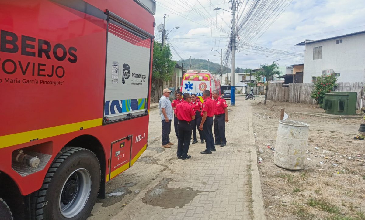 Alarma en reasentamiento El Guabito de Portoviejo por un voraz incendio