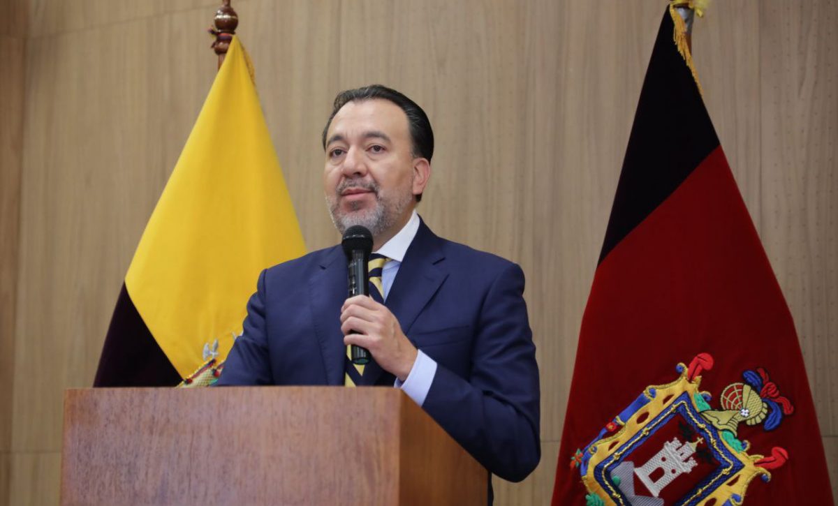 Alcalde Pabel Muñoz solicita renuncia a funcionarios municipales en Quito