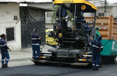 Alcaldía de Guayaquil advierte sobre impacto en mantenimiento vial por falta de asfalto