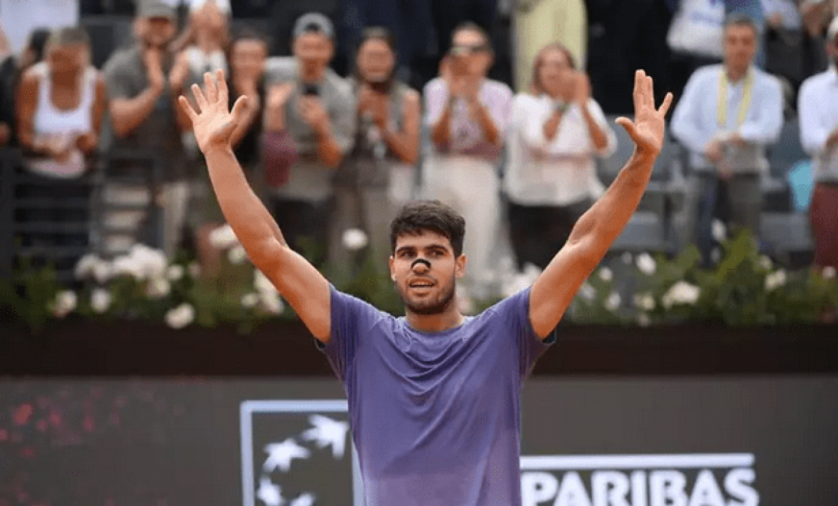 Alcaraz conquista Roma ante Sinner en un duelo épico