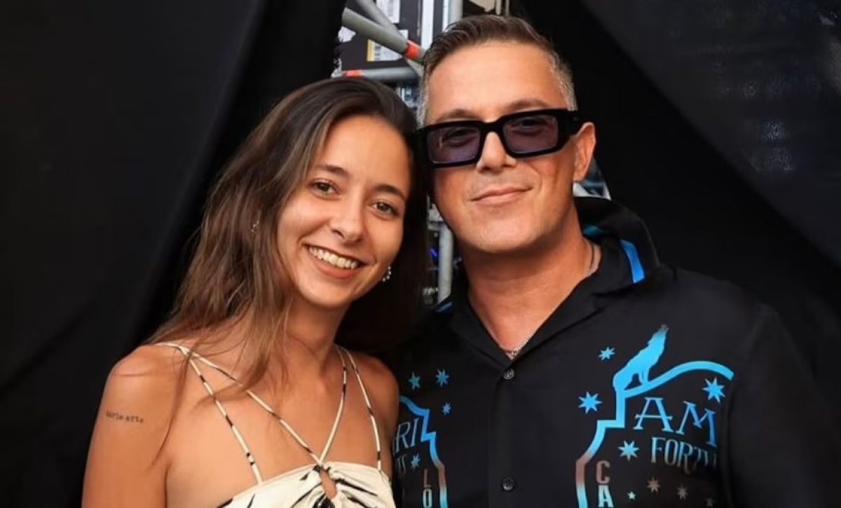 Alejandro Sanz admite haber tenido una relación con una fan de 18 años, cuando él tenía 49