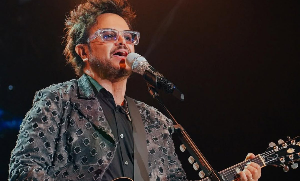 Aleks Syntek responde a críticas por revelar anécdota con Shakira