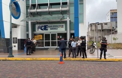 Alerta en Machala: Evacúan Fiscalía por amenaza de explosivos