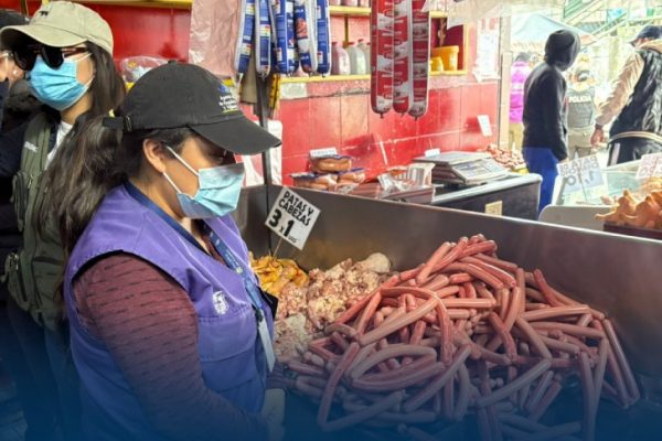 ¡Alerta en Quito! Descubre por qué clausuraron un micromercado en San Roque