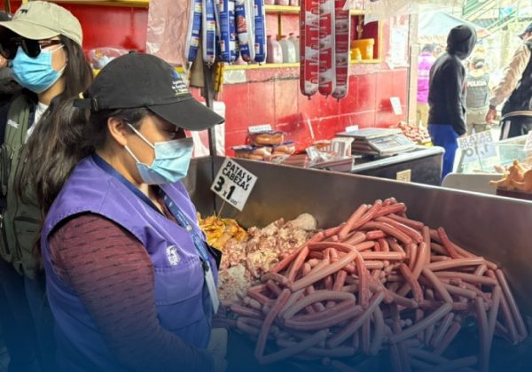 ¡Alerta en Quito! Descubre por qué clausuraron un micromercado en San Roque