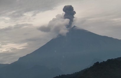Alerta en los Andes aumento significativo en la actividad del volcán Sangay genera caída de ceniza en Chimborazo