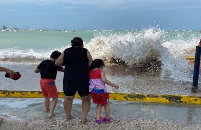 Alerta por oleaje en playas de Manabí, Galápagos, Esmeraldas, Santa Elena, Guayas y El Oro