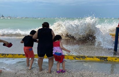 Alerta por oleaje en playas de Manabí, Galápagos, Esmeraldas, Santa Elena, Guayas y El Oro