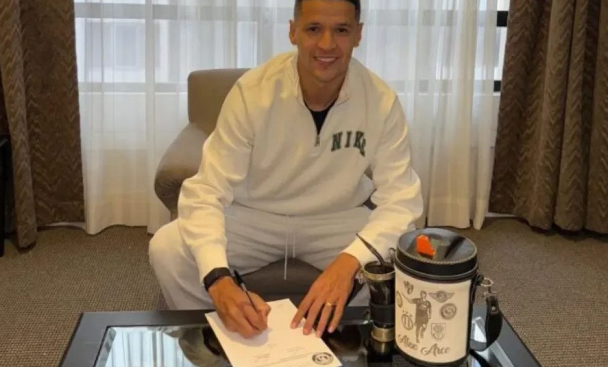 Álex Arce regresa a Independiente Rivadavia tras su paso por Liga de Quito