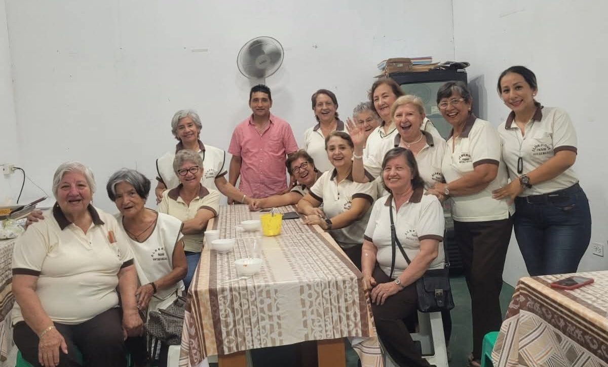 Algunas de las personas que colaboran con el albergue.