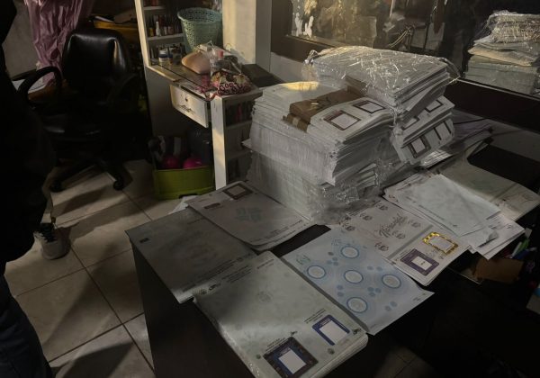 Allanamiento en Guayaquil revela operación ilegal de documentos vehiculares