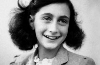 El 12 de junio de 1929 nacía Ana Frank, niña alemana de origen judío, conocida internacionalmente por la publicación postuma de su diario, El diario de Ana Frank. Murió en un campo de concentración y exterminio en 1945.