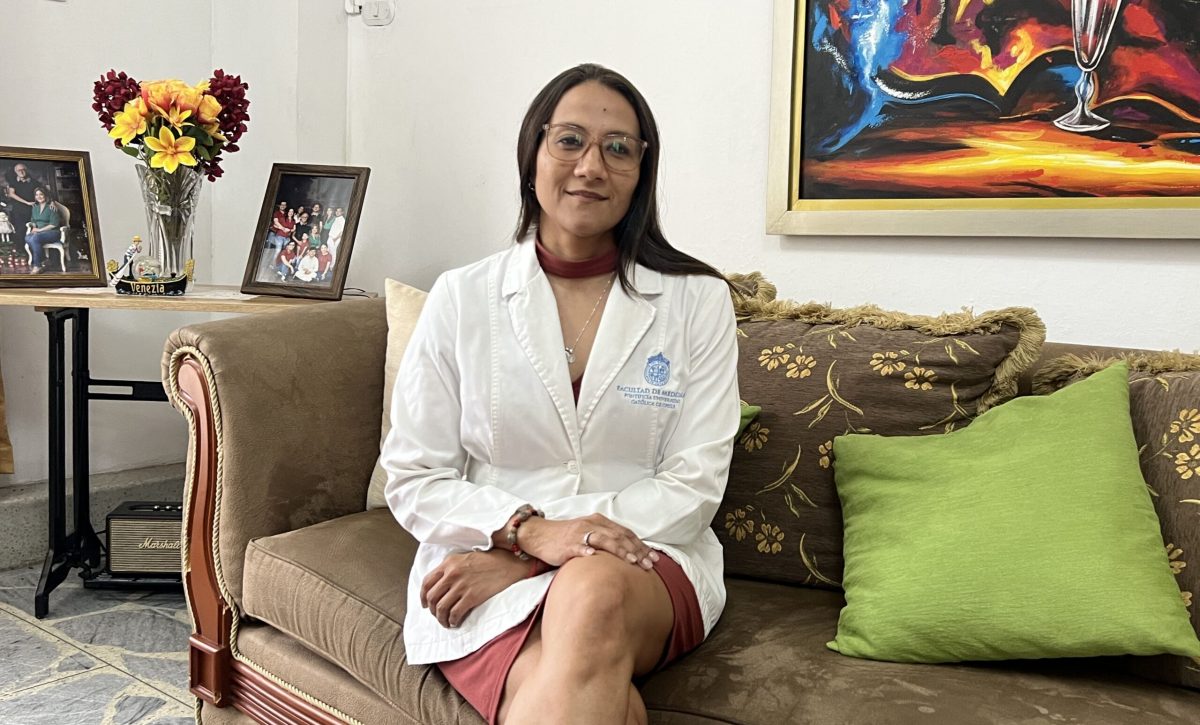 Andrea Cevallos Cedeño, lidera la UCI pediátrica del hospital en Curicó.