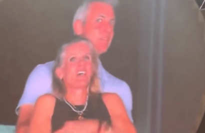 Andy Byron, junto a su jefa de Recursos Humanos, Kristin Cabot en el concierto de Coldplay.