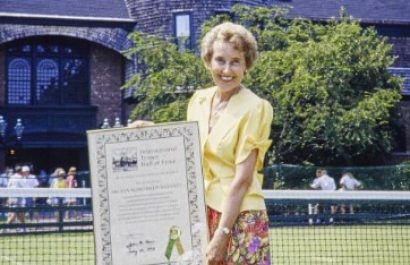 Angela Mortimer-Barrett , ex campeona de Wimbledon, muere a los 93 años