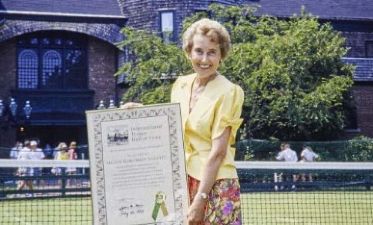 Angela Mortimer-Barrett , ex campeona de Wimbledon, muere a los 93 años